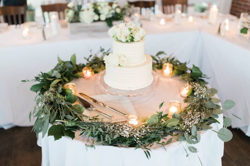 Wedding cake table