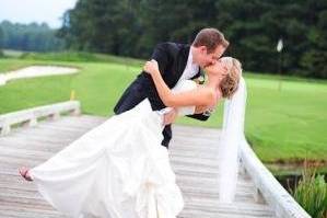 Wedding photos on the golf course