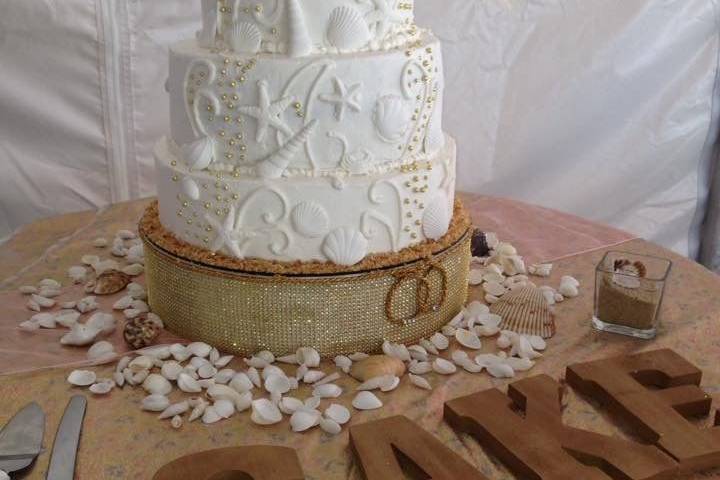 White wedding cake