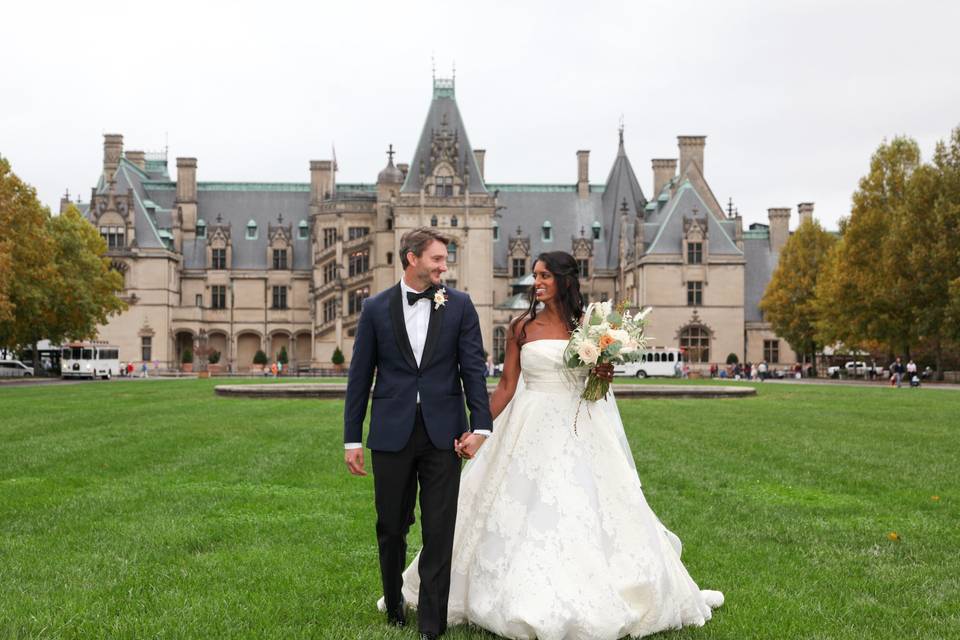 Exchanging rings - Kasey Gruen Photography