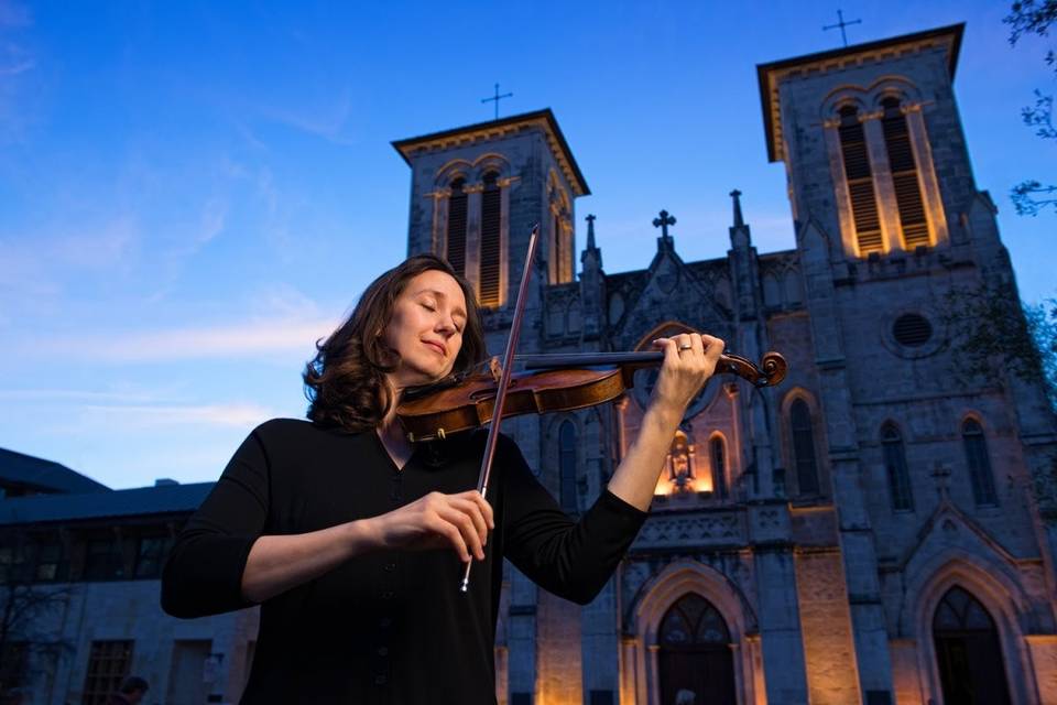 Violinist Erin Rushforth