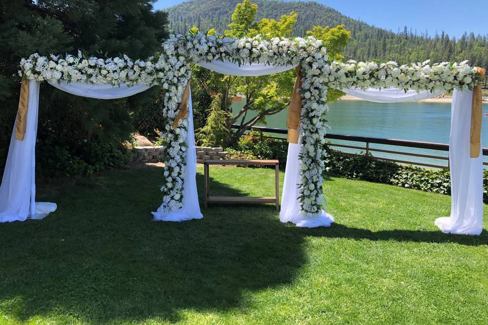 M wedding arch