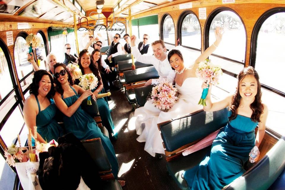 The couple with the bridesmaids and groomsmen