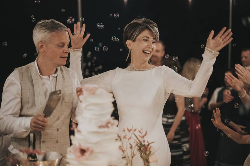 Flower Cake Cutting