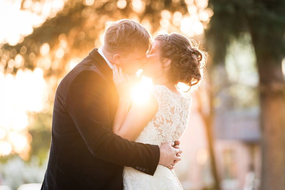 Wedding Couple Sunset Kiss