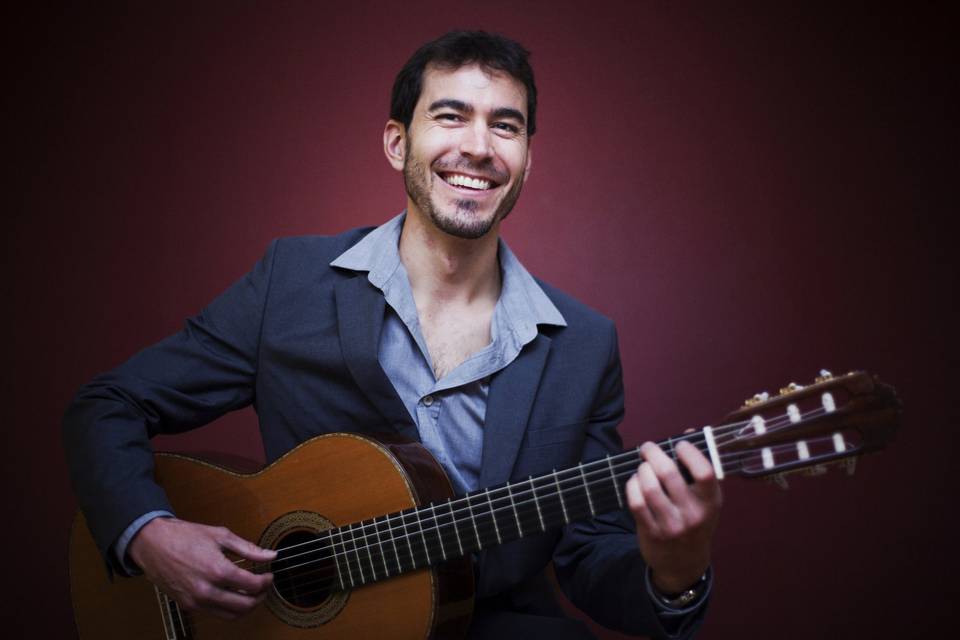 Guitar Vocalist - Daniel Ondaro