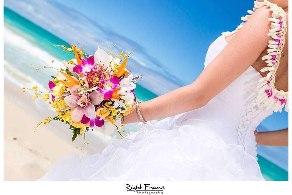 Right Frame Photography - Honolulu Wedding Photography