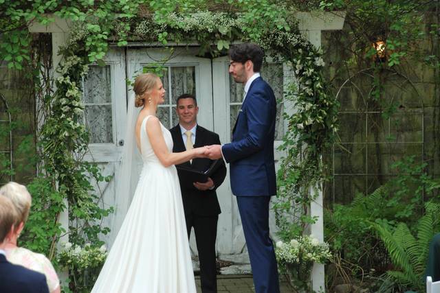 Mr. and Mrs. Tommy Carmody