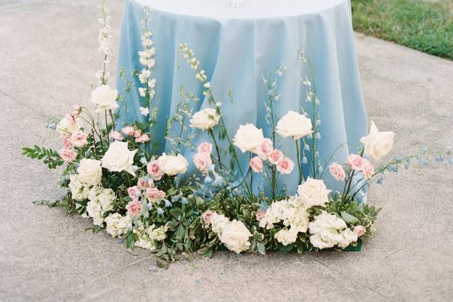 Chic wedding cake