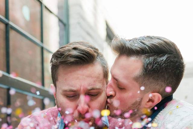Confetti | Ashton Kelley Photography
