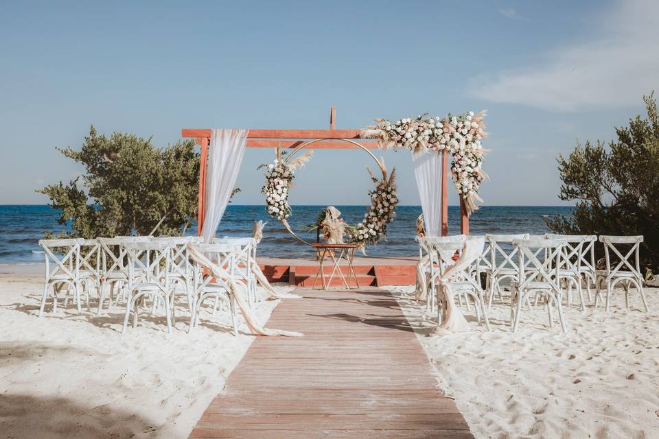 BOHO WHITE ARCH