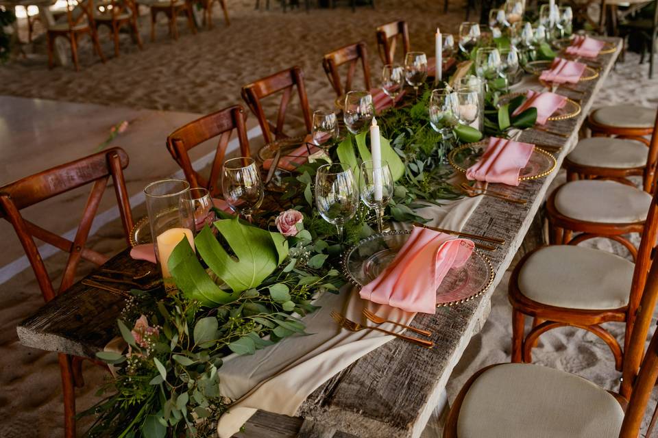 RECTANGULAR RUSTIC TABLES