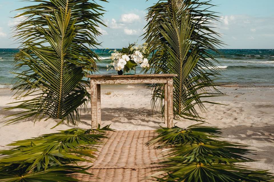 PALMS GAZEBO