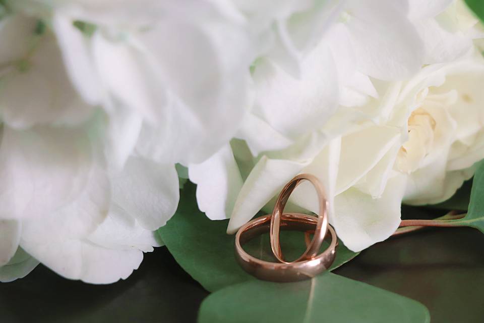 Ring and flower detail