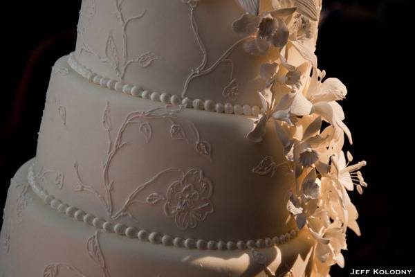 Wedding cake photo taken by Jeff Kolodny Photography