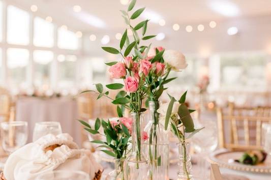 Mixed bottles centerpiece