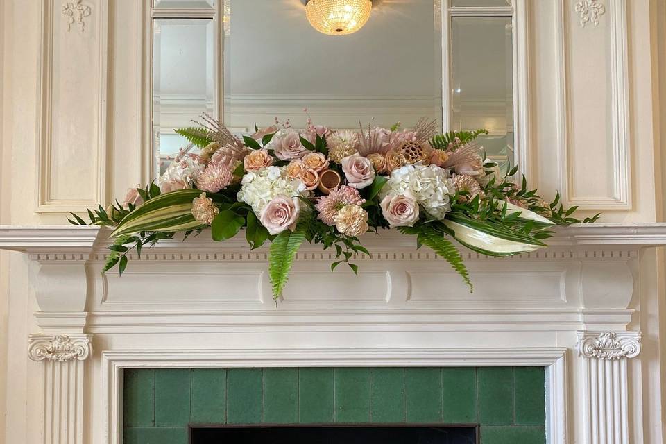 Small Pink Sweetheart Table