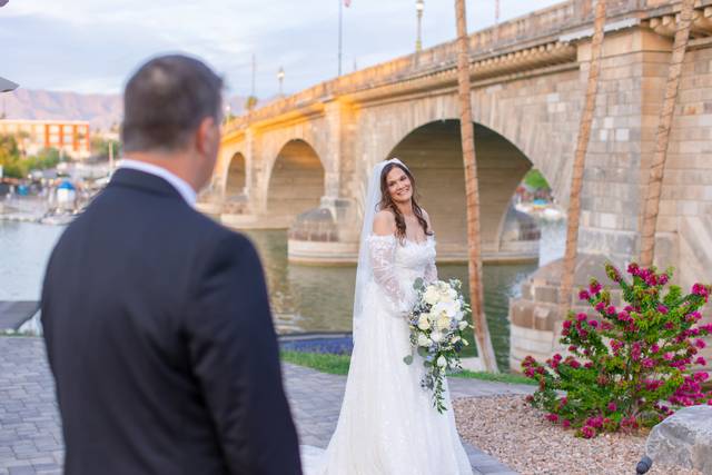 Bride and groom at shugrues