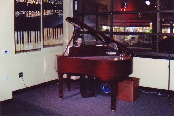 88 Keys Piano mMartini Lounge