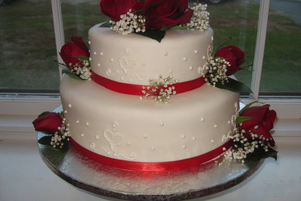 2 layered wedding cake