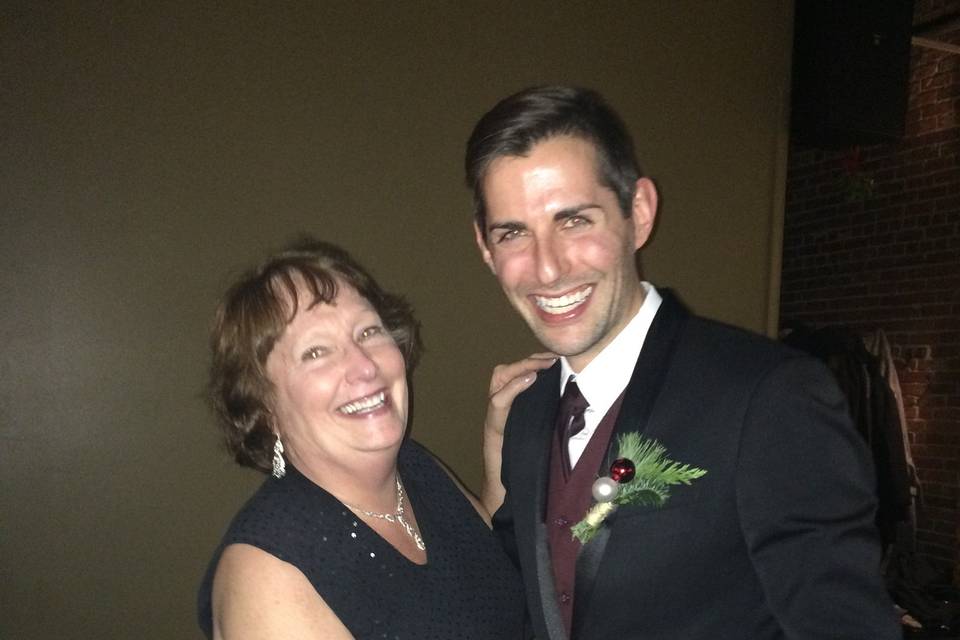 Mother/son dance