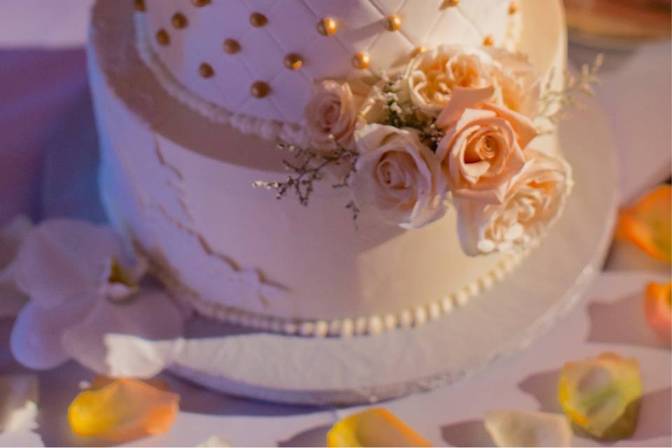 Wedding cake w/lace&quilting