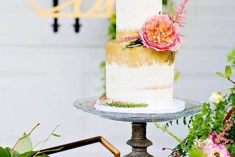 Wedding cake w/gold leafing