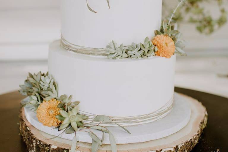 Farm House Wedding Cake