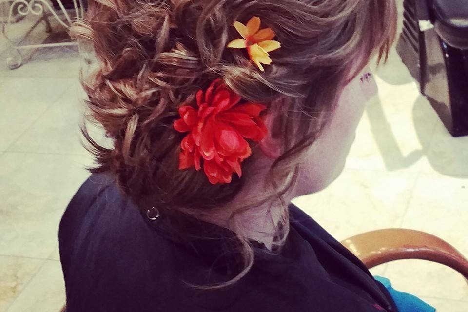 Simply Stunning Hair Studio & Lounge