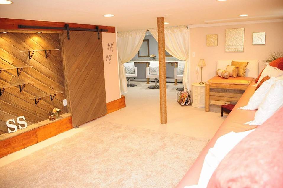 Simply Stunning Hair Studio & Lounge