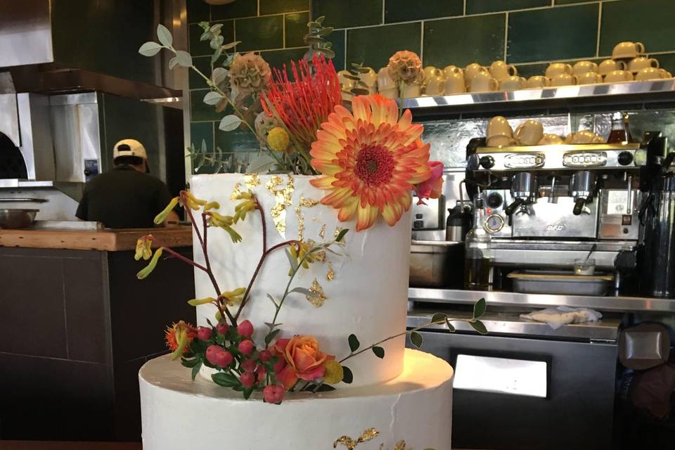 Floral two-tier beauty