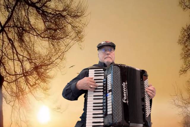 Roy Helsing - Accordionist