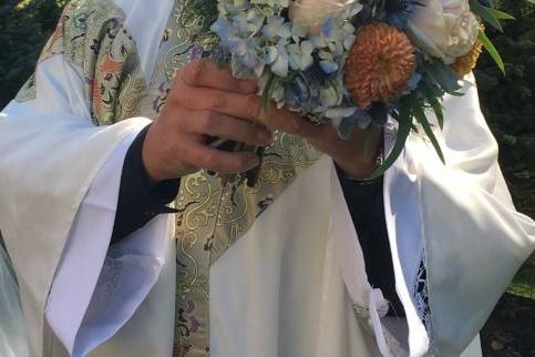 Holding the bouquet