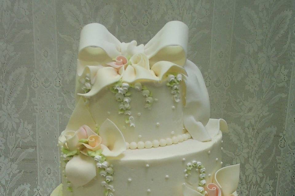 Simplistic beauty Lee's cake