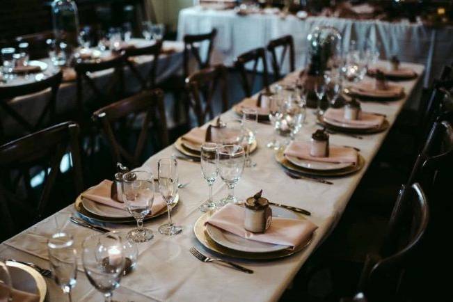 Long table setting