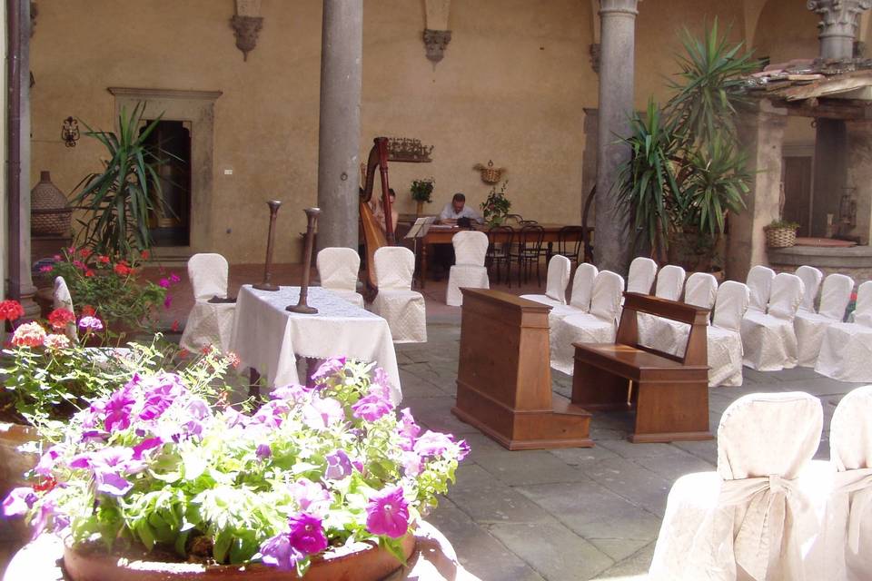 Castello del Trebbio courtyard