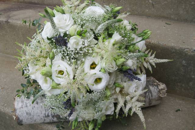 WHITE WEDDING Eyelet tank – Root & Flowers Boutique