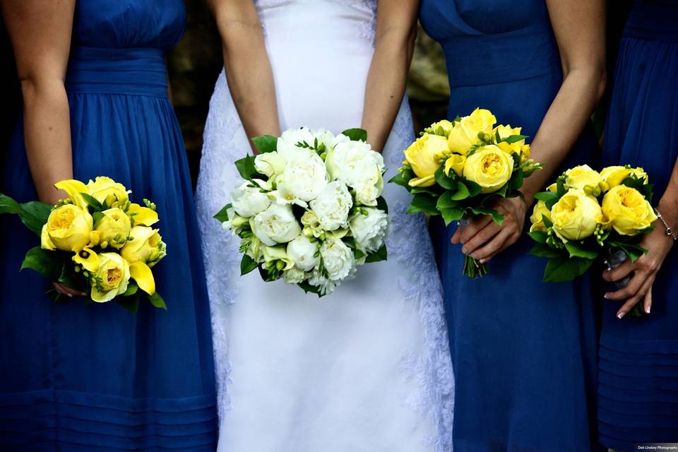White and yellow bouquets