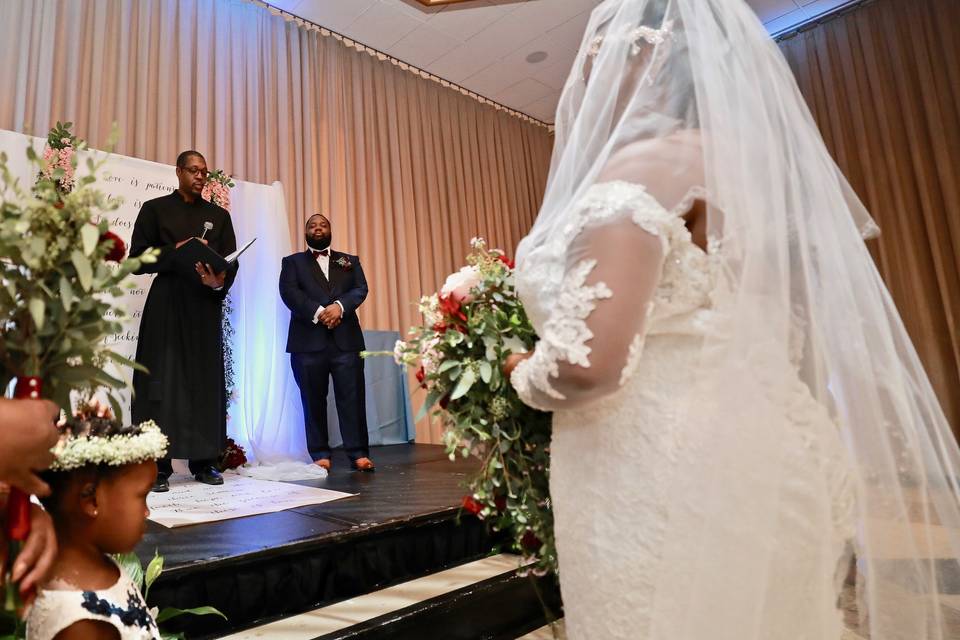 The alter bride meets groom