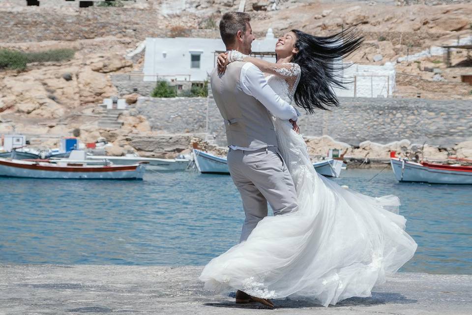 A destination wed in Sifnos