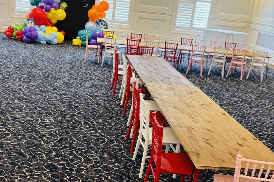 Kids Tables & Chairs