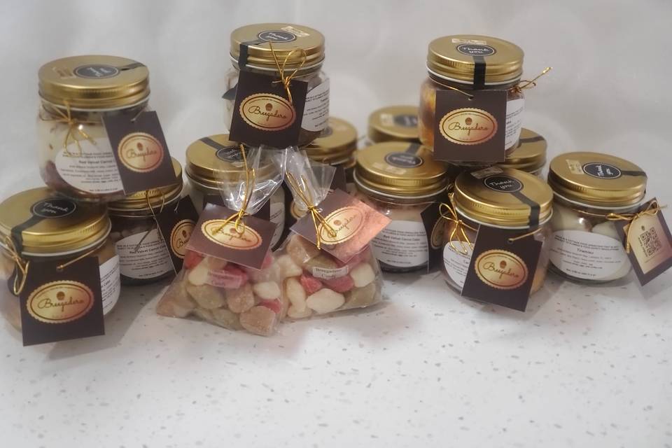 Mix of cake in a jar and candy