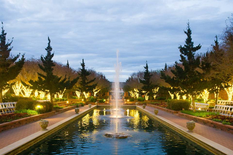 Fountain | Photo credit: Jennifer Crenshaw Photography | Location: Channel Gardens