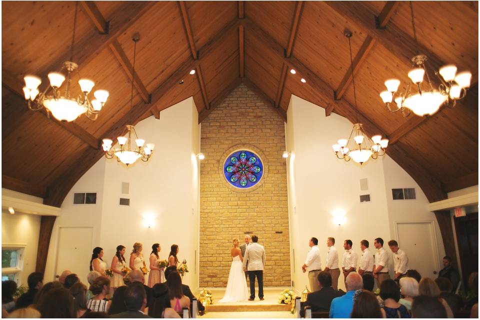 Wedding ceremony | Photo credit: ee Photography | Location: Chapel