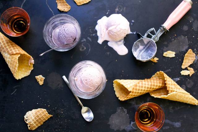 Gelato served in cups or cones