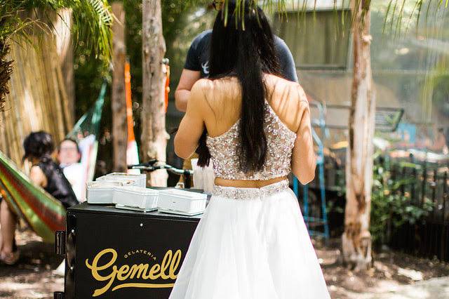 Bride by the gelato cart