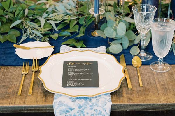 Table Setting with Garland