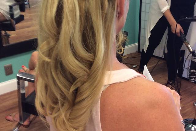 SWANK blow dry bar