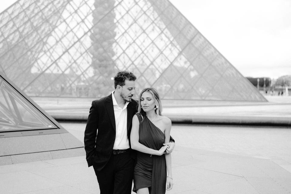 Couple session at the Louvre