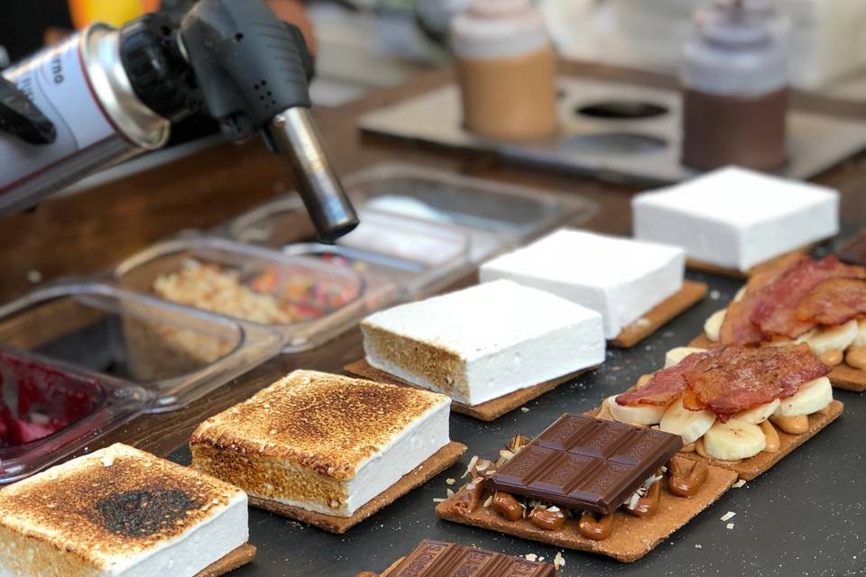 POP-UP S'MORES BAR